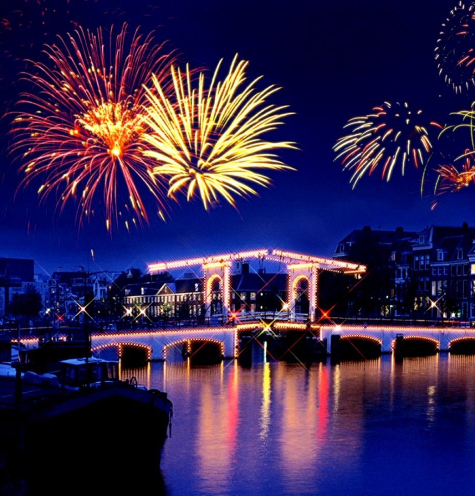 931x972 Colorful Firework Wallpaper | Wallpapers Plain