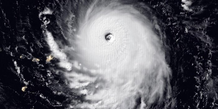 1410x2662 Hurricane Irma | Beautiful Wallpaper | Digital art fantasy