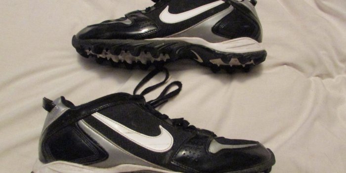 1600x1200 FOR SALE: NIKE FOOTBALL CLEATS, SIZE 11.5 IN GREAT SHAPE! | Bismarck, ND