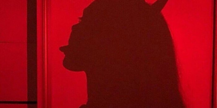 904x904 Bad girls #wallpapers #bad #girl | Just cuz in 2019 | Red aesthetic