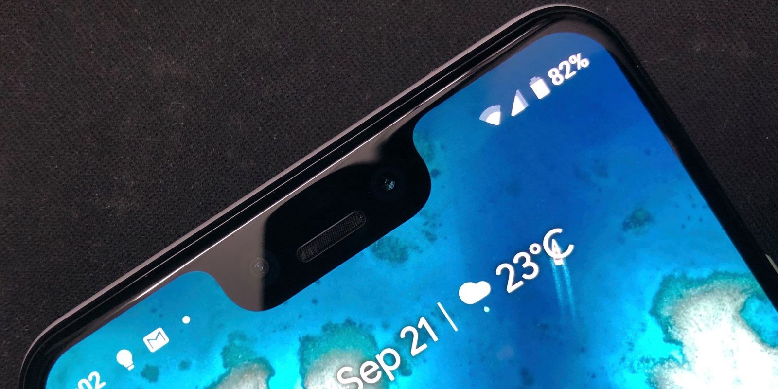 1600x800 Come Alive' and 'Living Universe' wallpapers from the Google Pixel 3