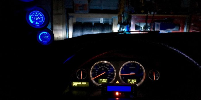 2048x1536 Dual function Gauge (Boost/AFR) for V70R