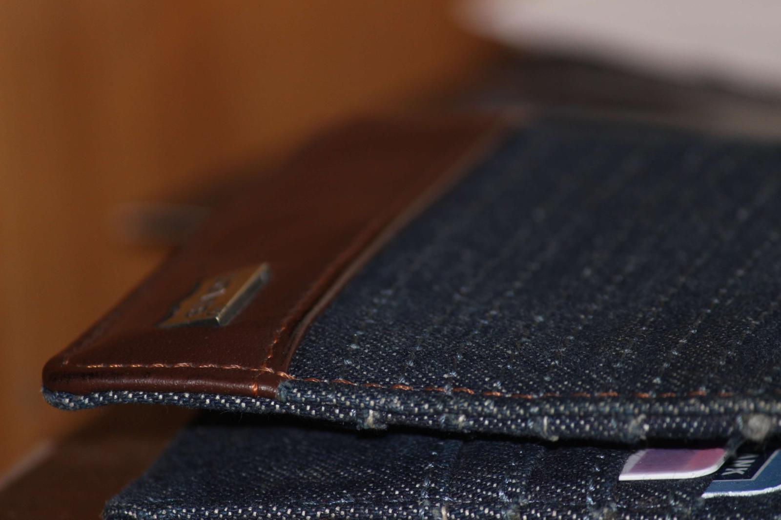 3840x2560 3108824 jeans, levis, money, wallet 4k wallpaper and background
