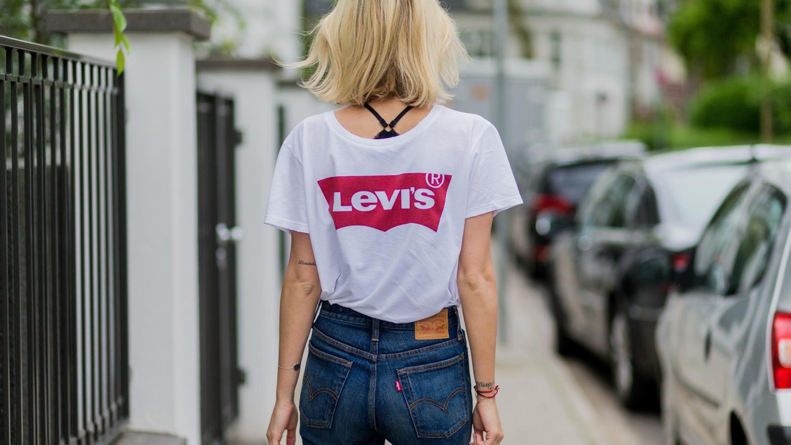 1600x900 Levi's stretch 501s are here: athleisure and denim jeans are vying