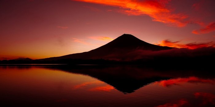 2560x1600 2904354 mount fuji volcano japan mountains lake reflections