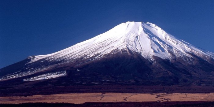 2560x1920 Mount Fuji & Sea Japan wallpapers | Mount Fuji & Sea Japan stock photos