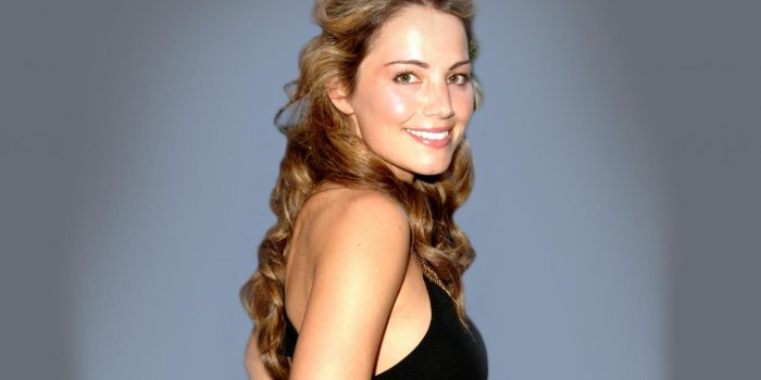 2560x1600 Erica Durance wallpapers | Freshwallpapers