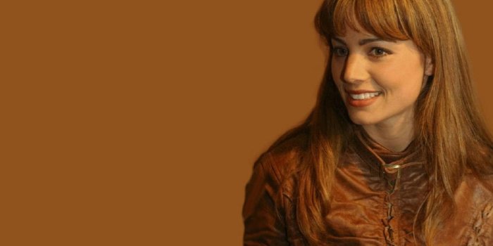 1920x1200 Erica Durance Wallpapers Desktop Background