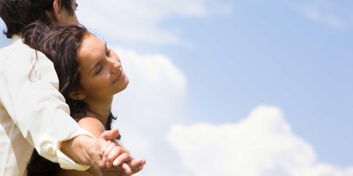 3840x2160 Cute Romantic Couple Pose Wallpaper 27529 - Baltana