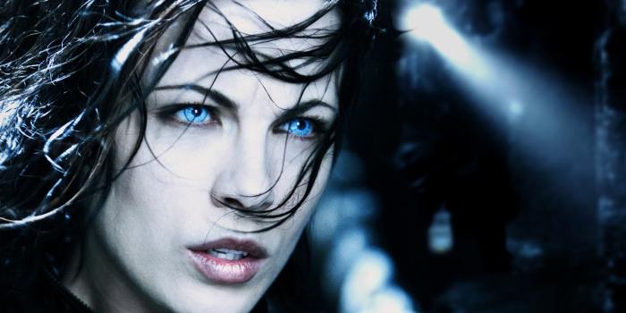 1600x1200 17730 female vampire wallpaper