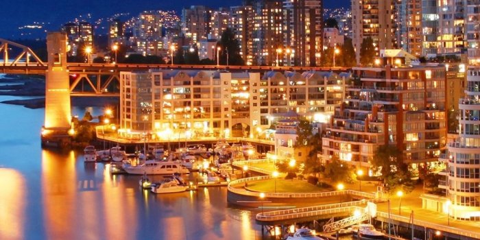 1125x2436 Canada, Vancouver, city, yachts, boats, river, night, lights