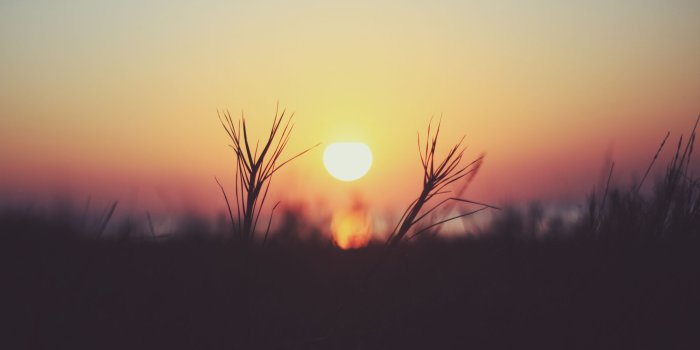 2560x1440 Beautiful Hazy Sunset Desktop Wallpaper