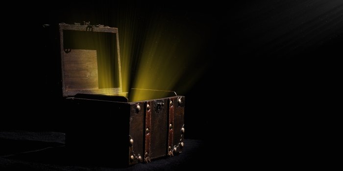 5608x4000 Light Inside Chest Box · Free Stock Photo