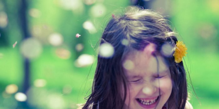 1280x1024 Happy Girl Wallpapers