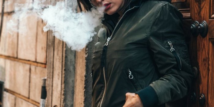 1000x1250 Girl Smoking Pictures [HQ] | Download Free Images on Unsplash