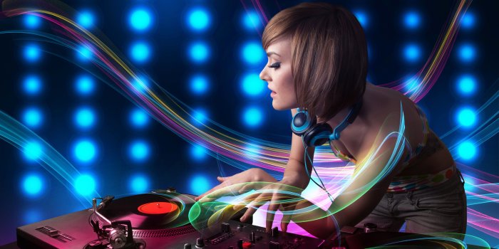 3840x2160 Wallpaper DJ, girl, abstraction lines, headphones, record, music