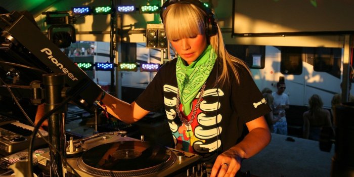 1920x1200 3373832 Dj b traits, Girl, Club, Disco, Headphones wallpaper and