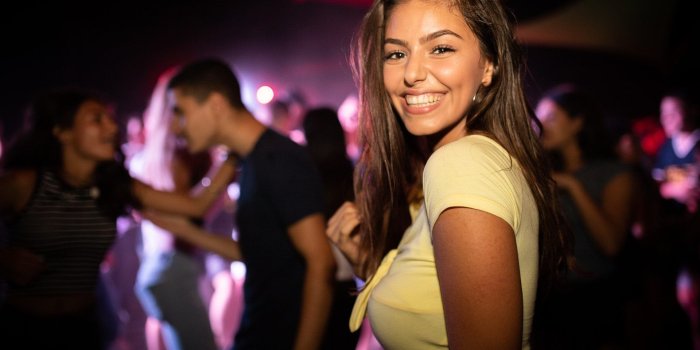 1920x1280 Japanese Girl Dj Wallpaper For Iphone Cute Dj Girl - Party Woman