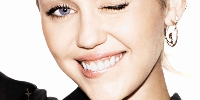 1440x2560 Famous People Wallpapers Luxury Miley Cyrus Mood Singer Wink 1440