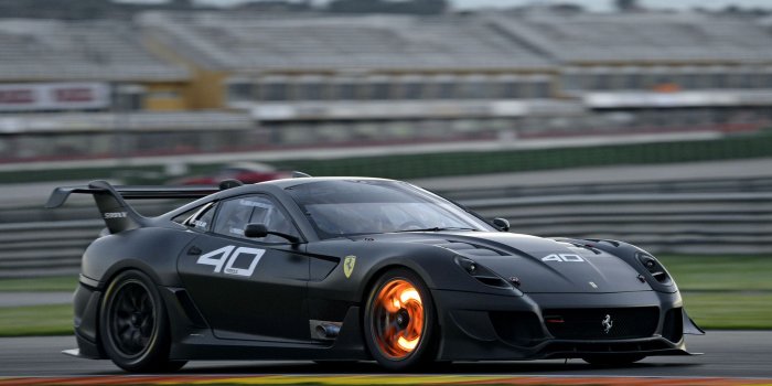 2048x1536 Calling All iPhone 4/4S Owners: 20 Hot Car Wallpapers You'll Love