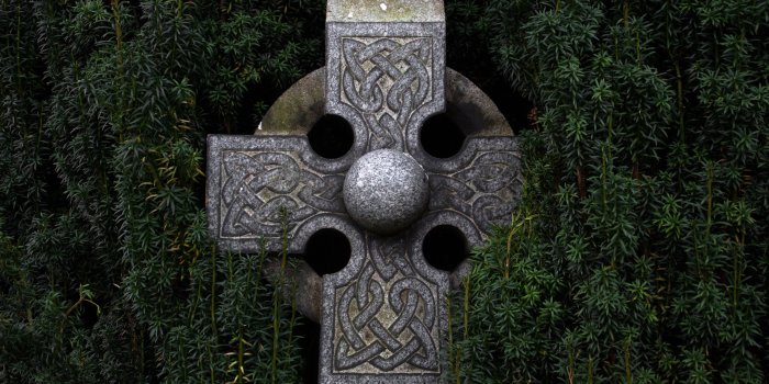 4848x3232 grey metal cross free image | Peakpx