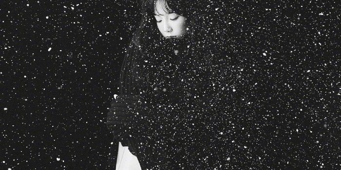 2048x2048 ho98-snow-girl-snsd-taeyeon-black-bw-kpop-wallpaper