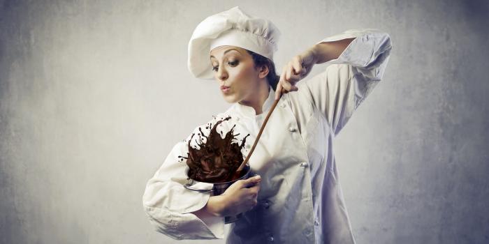 3840x2160 A Woman Chef Mixing Chocolate UHD Wallpaper - Wallpaper - Vactual Papers