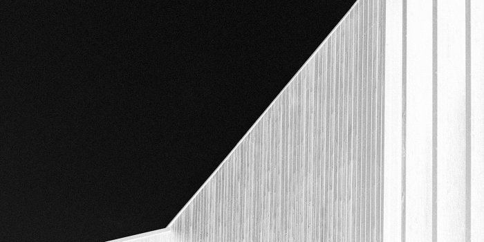 2048x2048 vz03-simple-wall-bw-white-pattern-background-wallpaper