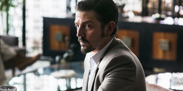 2000x1333 Narcos Season 4 Images Reveal Michael Peña, Diego Luna | Collider