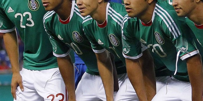 938x1668 Download wallpaper 938x1668 mexico vs chile, football, 2015, mexico