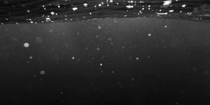 2732x2732 Bubble Underwater Swim Bw Dark Pattern Ipad Pro Wallpaper - Ipad Pro