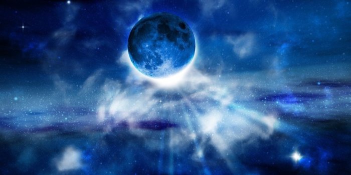 1024x1024 Blue Moon ❤ 4K HD Desktop Wallpaper for 4K Ultra HD TV • Dual