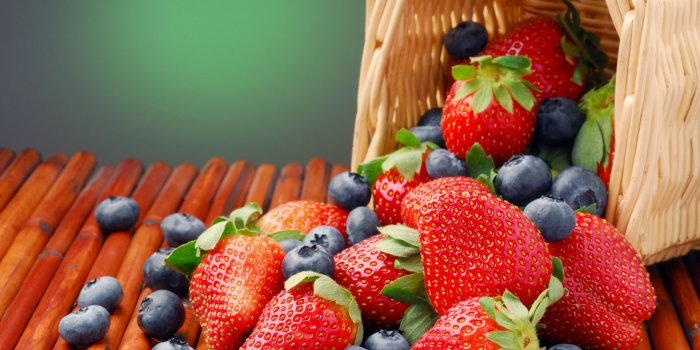 5120x2880 Wallpaper Fruits, summer, berries, strawberry, blackberry, basket