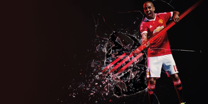 2560x1600 Ashley Young 2015-2016 Manchester United Adidas Home Kit