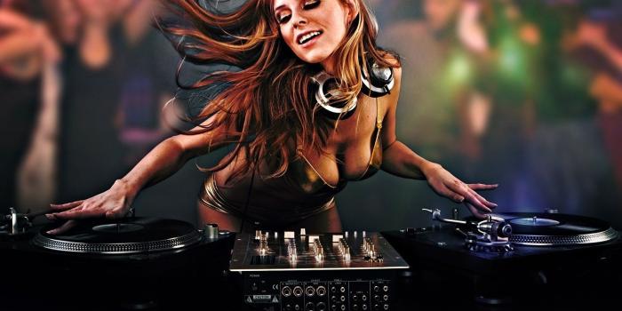 1600x1200 0683 - Girl dj live wallpaper | woodenboxlwp