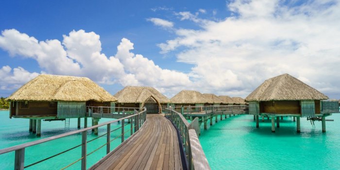 1600x1200 Tropical Paradise Resort Hut Sea Pier 1600x1200 Hd Wallpaper 009265