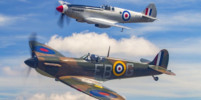 2000x1415 Supermarine Spitfire Pair