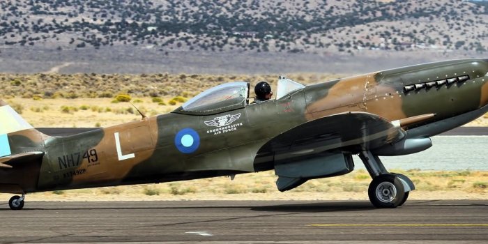 1600x1200 Supermarine Spitfire take-off wallpapers | Freshwallpapers