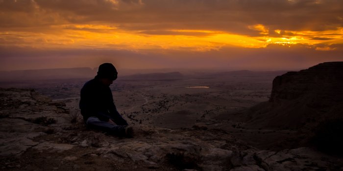 3770x2121 Lonely man in sunset free image | Peakpx