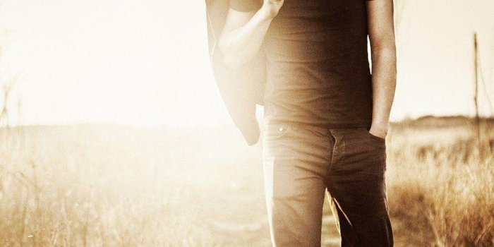 900x1350 Alone Man Wallpapers