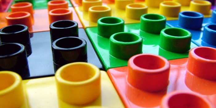 1600x1200 Lego blocks wallpaper of