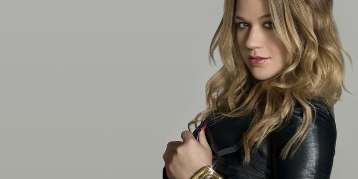 1920x1200 Kelly Clarkson Wallpapers
