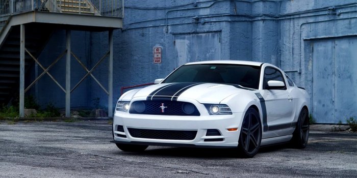 2560x1600 White Ford Mustang Muscle Car Desktop Wallpaper
