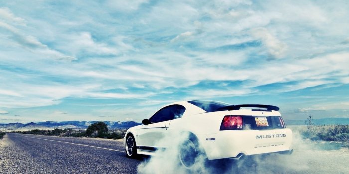 2560x1600 white ford mustang on road wallpapers | Freshwallpapers
