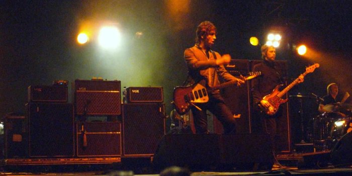 1600x1502 The Top 10 Songs by the Rock Band Oasis