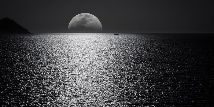 4938x2778 5000362 #monochrome, #black and white, #dark, #moon, #nature, #hd