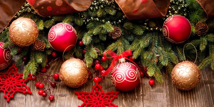 2560x1600 Red And Brown Christmas Decorations Desktop Wallpaper