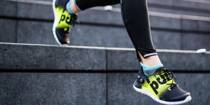 1366x768 Download wallpaper 1366x768 sneakers, sport, running, stage tablet