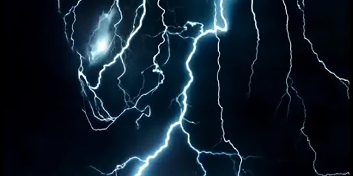 1800x3195 The Predator poster: Shane Black film drops electrifying one-sheet