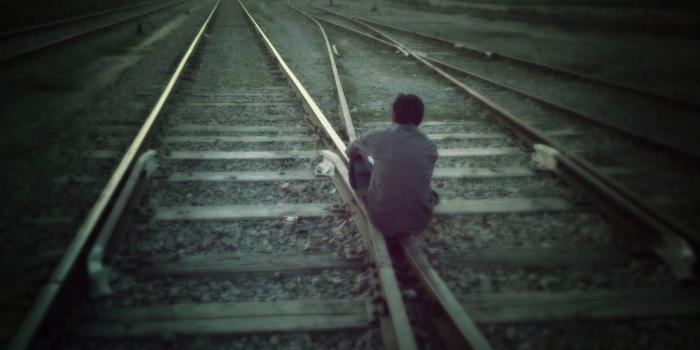 1600x1200 Sad Wallpapers Hd Pictures One Hd Wallpaper Pictures - Lonely Boy